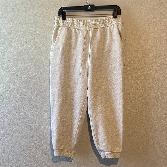 Lululemon womens joggers - Picture 1 of 6